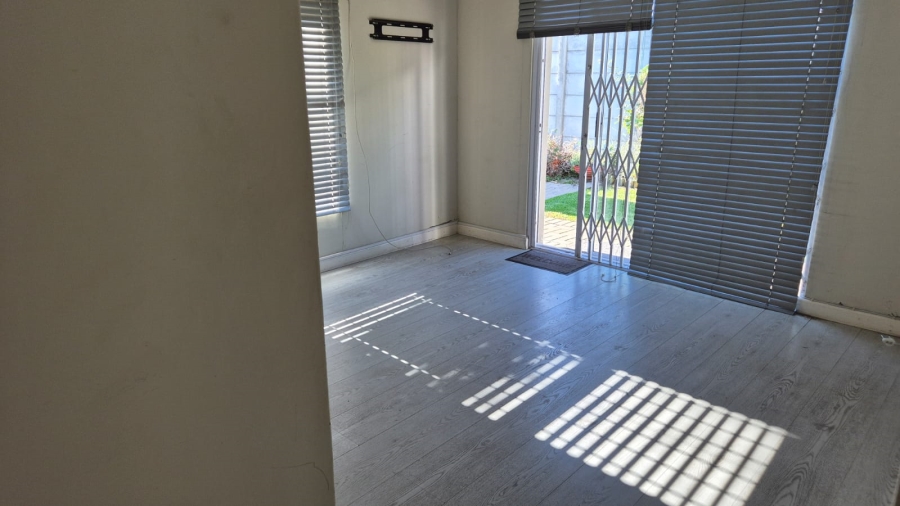 To Let 3 Bedroom Property for Rent in Parklands North Western Cape